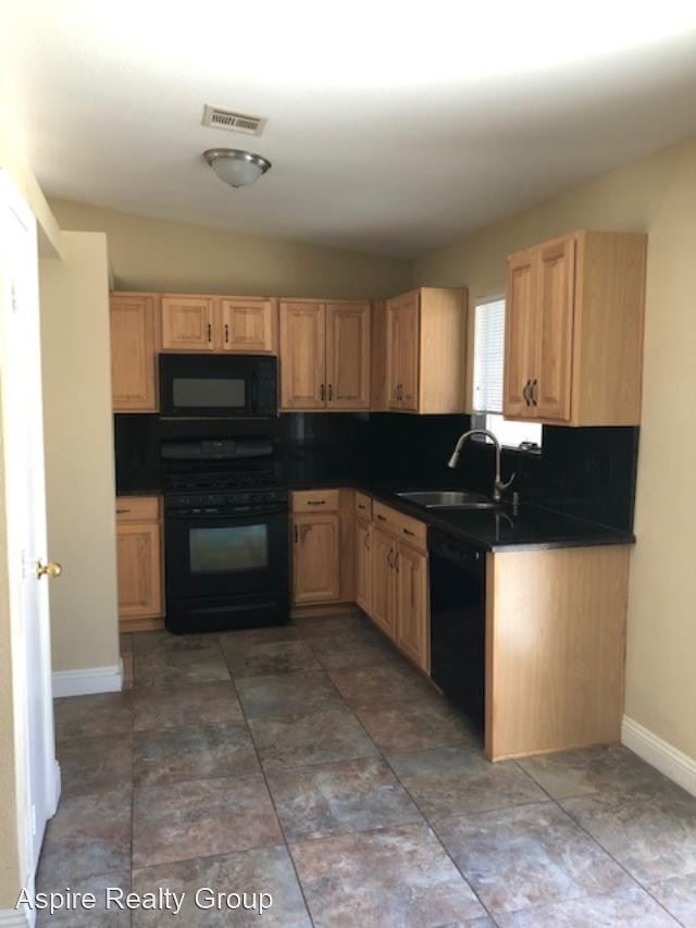 Building Photo - 3 br, 2 bath House - 2913 Fern Crest Avenue