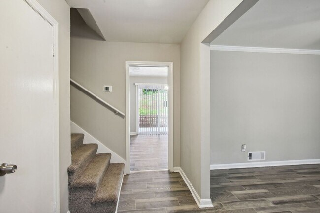 Building Photo - 2470 Glenrock Dr Unit A