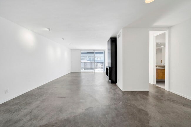 Building Photo - 1147 N Clark St