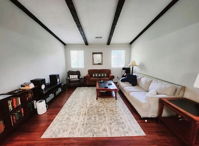 Foto del edificio - North Columbus 3 Bedrooms 2 Bath Garage
