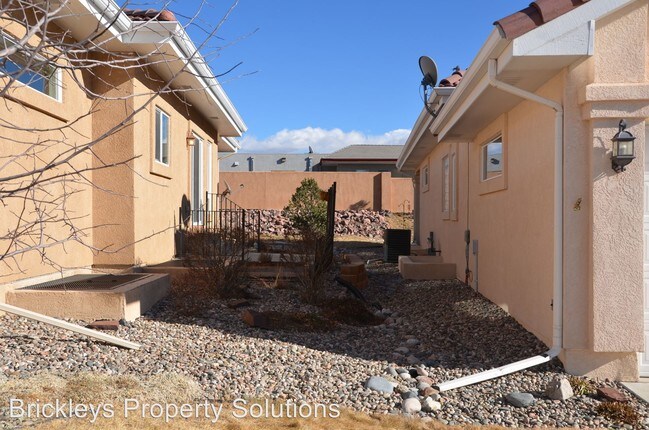 Building Photo - 13712 Paradise Villas Grv