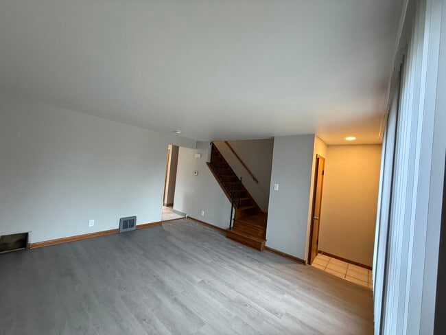 Foto del edificio - 15 Alcona Ave