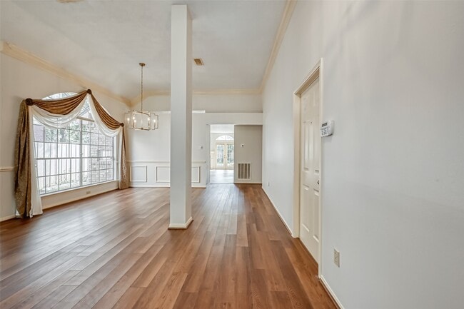 Foto del edificio - 5007 Maple Brook Ln