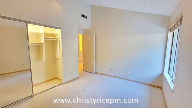Building Photo - 137 143rd Pl NE