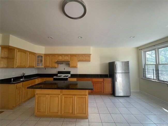 Foto del edificio - 146-33 58th Rd