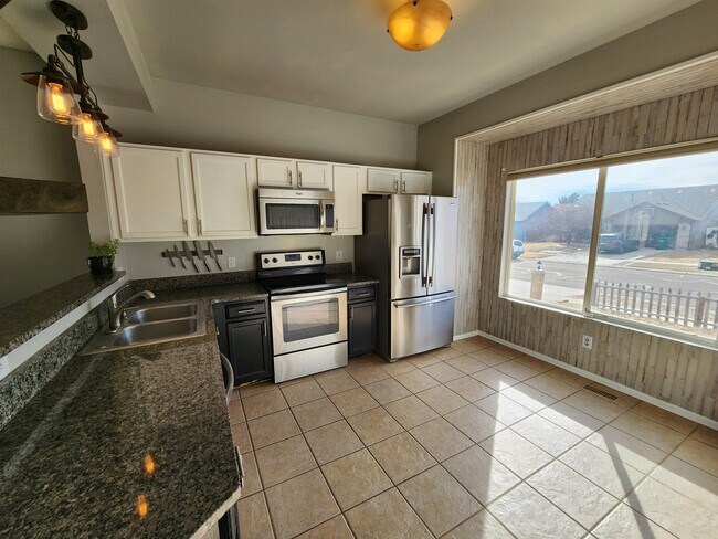 Foto del edificio - 1512 Coolcrest Dr