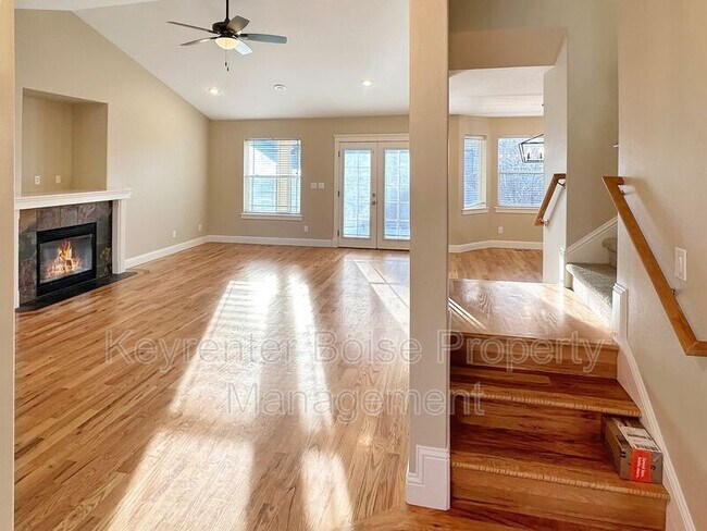 Building Photo - 1861 W Sheep Hill Ct