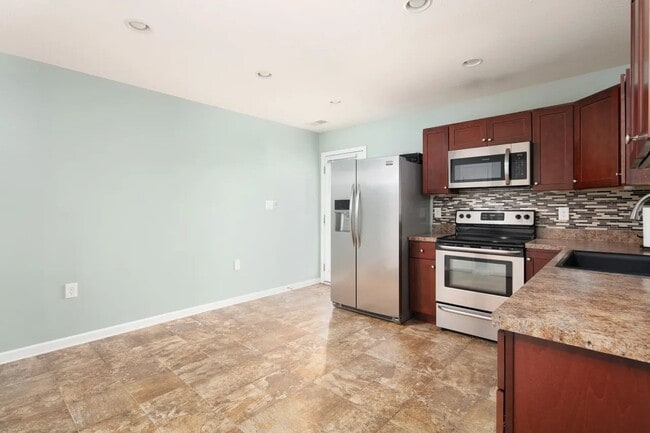 Building Photo - 138 Nathan Hale Dr