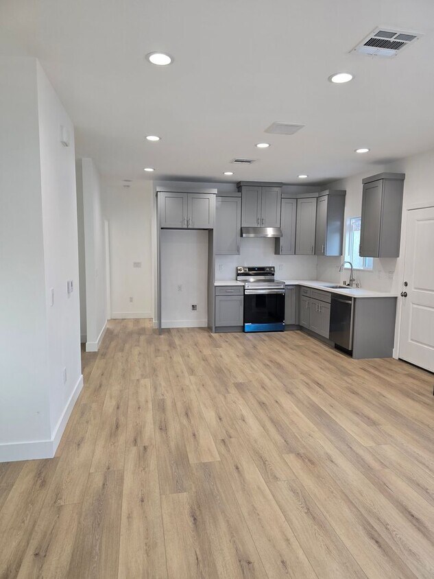 Photo - 11666 Magnolia St (Garden Grove, CA)