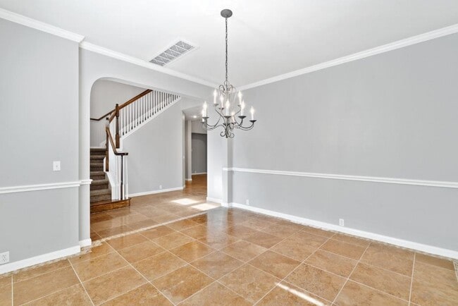 Building Photo - 10724 Thoroughbred Dr