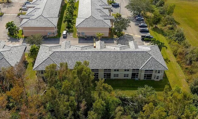 Foto del edificio - 8407 Bernwood Cove Loop