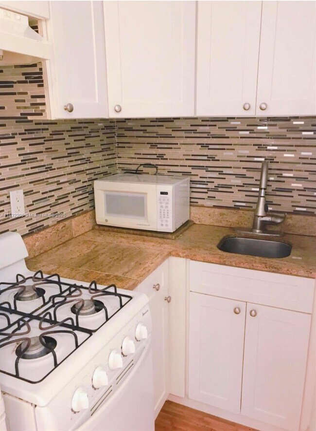 Foto del edificio - 894 80th St