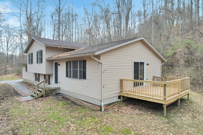 Building Photo - 1889 Wolverine Dr