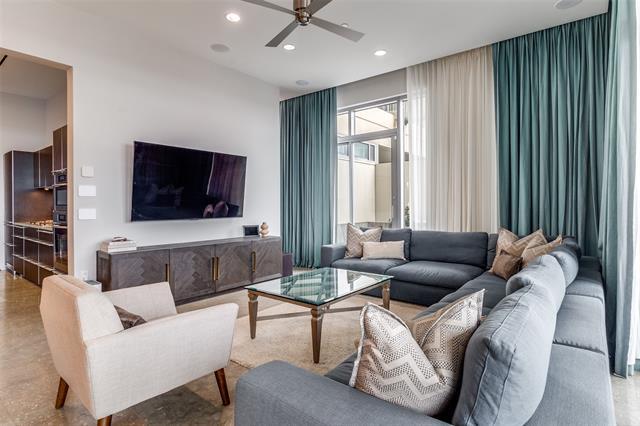 Building Photo - 1717 Arts Plz