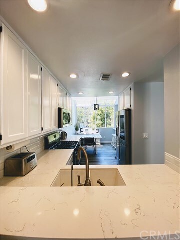Building Photo - 501 Herondo St