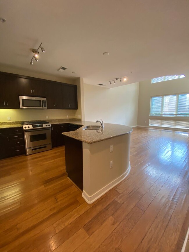 Building Photo - Luxury Condo 2 BED 2 BA at Dublin Elan - W...