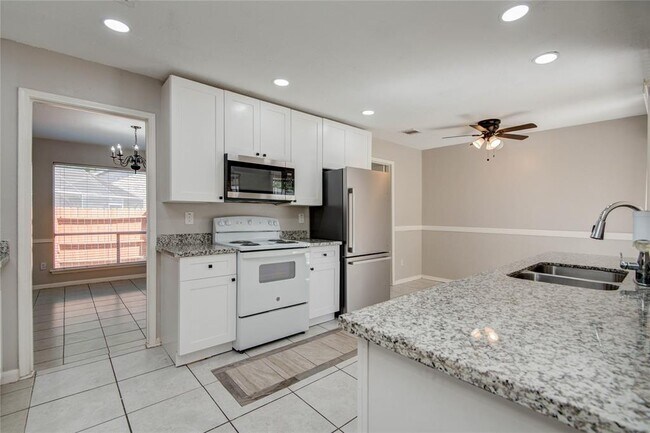 Foto del edificio - 25534 Pepper Ridge Ln