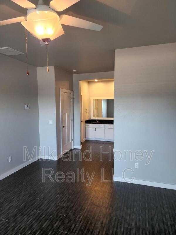 Foto del edificio - 605 NW 176th St