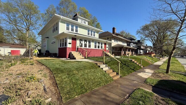 Foto del edificio - 4073 N College Ave
