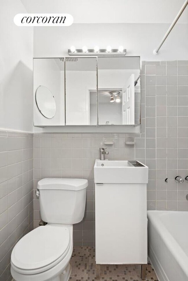 Foto del edificio - 235 Berkeley Pl