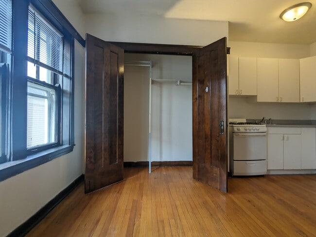 Foto del edificio - 812 W Waveland Ave