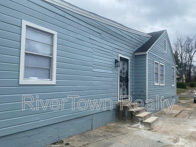 Foto del edificio - 1960 Cloverdale Dr