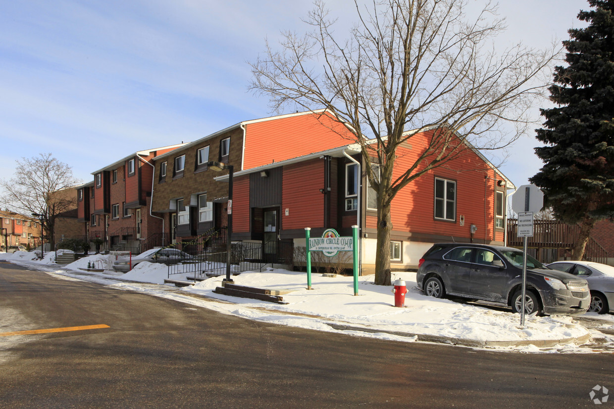Building Photo - 10 Empringham Dr