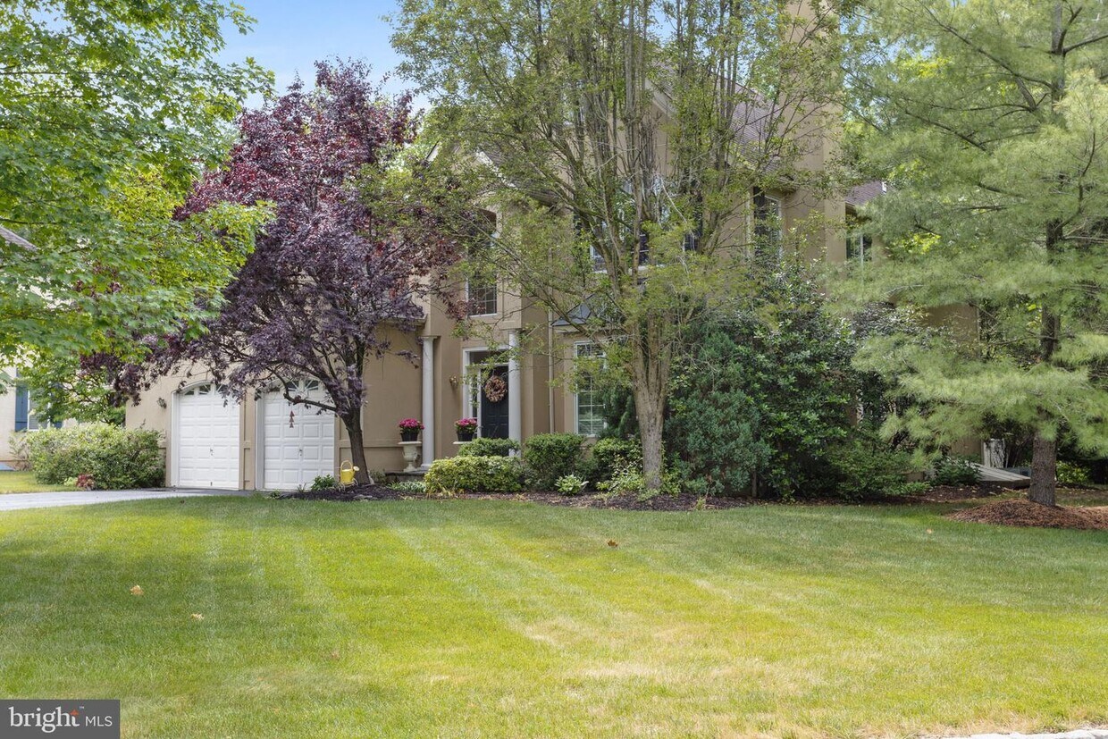 Primary Photo - 301 Gentry Ln