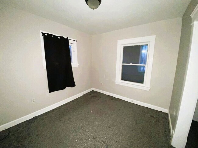 Foto del edificio - 12502 Forest Ave