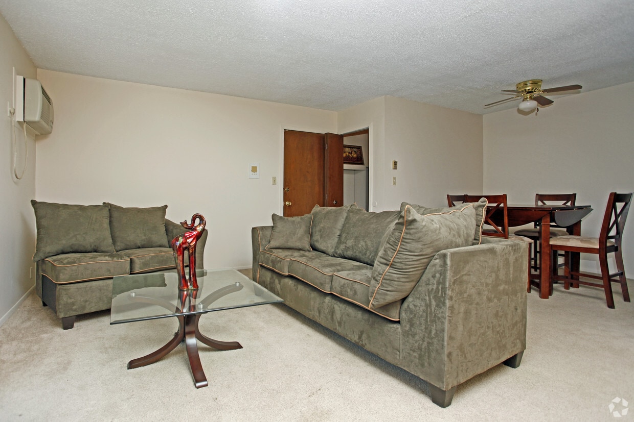 Primary Photo - Clinton Manor Apartments