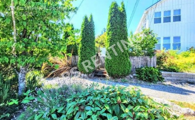 Photo - 7721 Earl Ave NW House