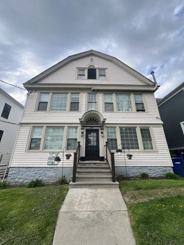 Foto principal - 1009 Madison St