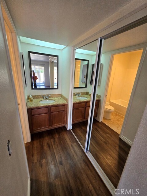 Foto del edificio - 200 E Alessandro Blvd