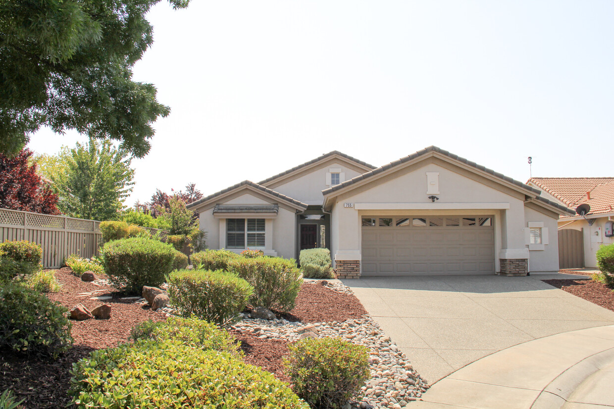 Primary Photo - 755 Waterfield Ct