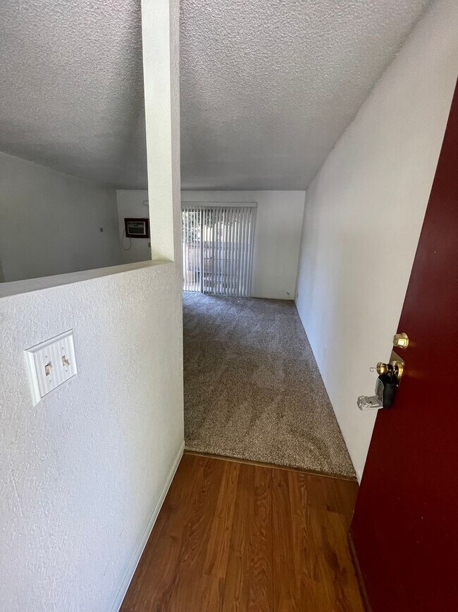 Building Photo - 8865 Amapoa Ave