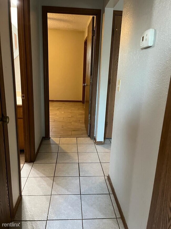 2 br, 1 bath Duplex 2728 McRay Avenue Townhome Rentals in