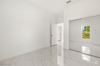Building Photo - 4782-4784 Nelson Dr