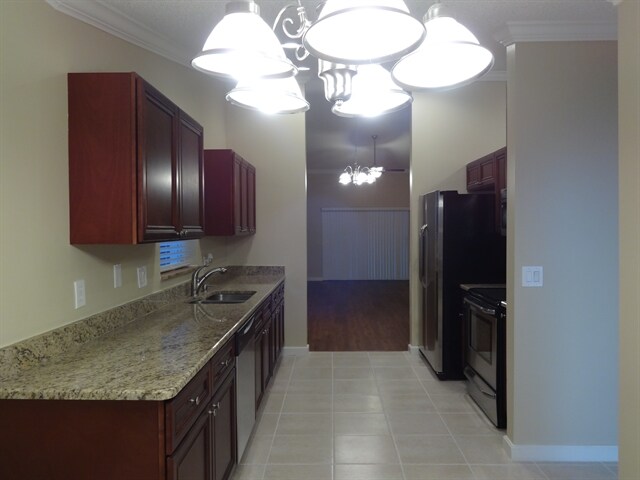 Building Photo - 2925 Sierra Pine Dr