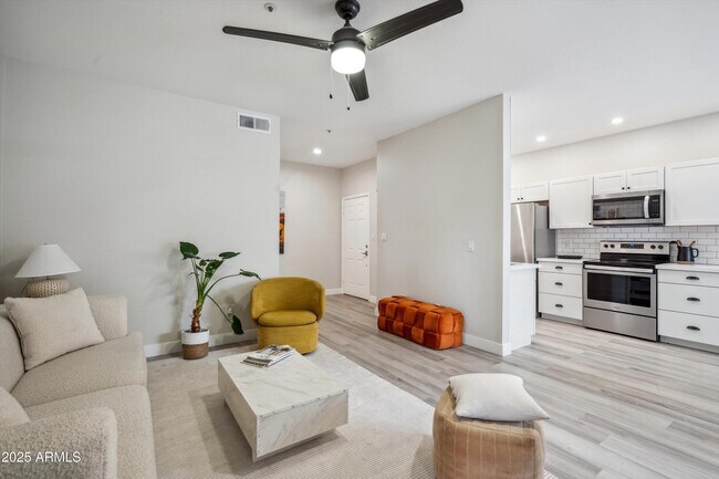 Foto del edificio - 9600 N 96th St