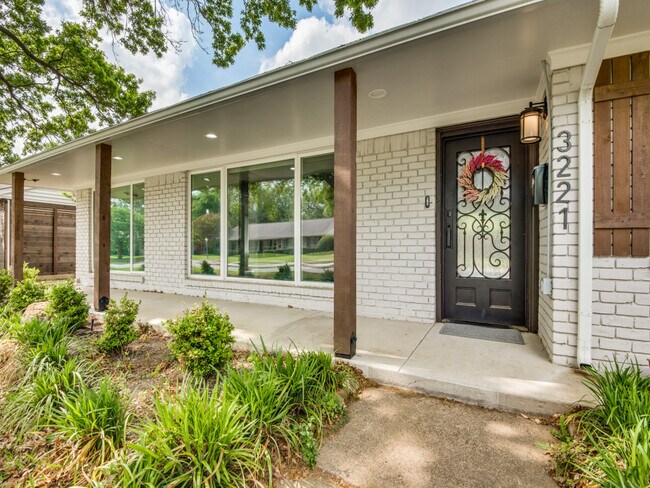 Building Photo - 3221 Princess Ln