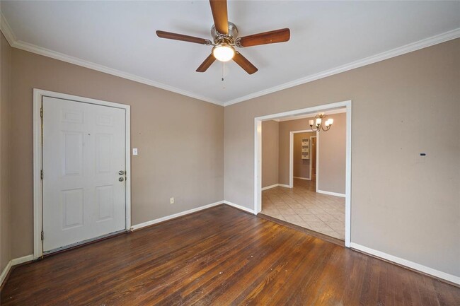 Building Photo - 406 Quitman St