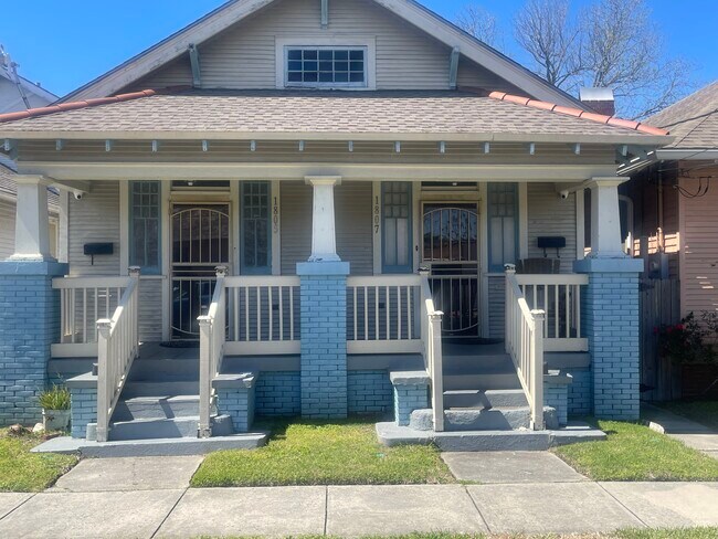 Front of double - 1805 N Dupre St