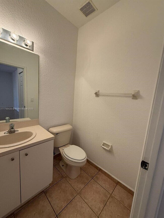 Building Photo - 1410 S Santa Catalina Cir