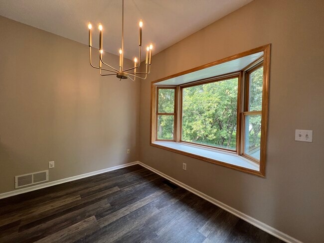 Dining Room - 118 S Shannon Dr