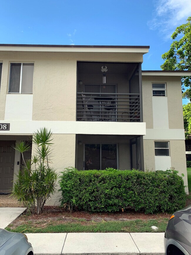Foto del edificio - 508 Gardens Dr