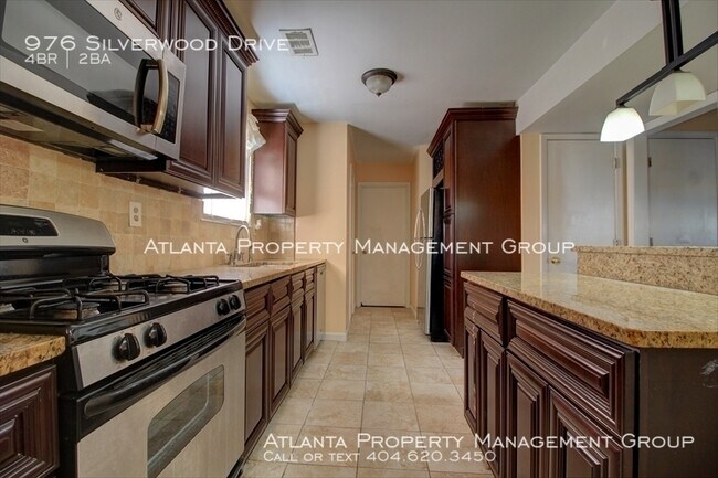 Building Photo - 976 Silverwood Drive