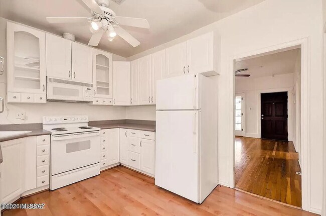 Building Photo - 1347 N Euclid Ave