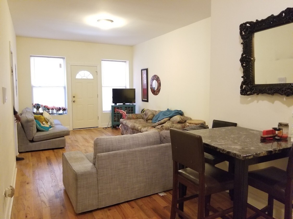Foto principal - 5139 S Drexel Ave