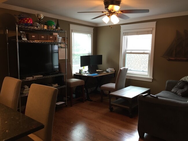 Living Room - 114 S 6th St