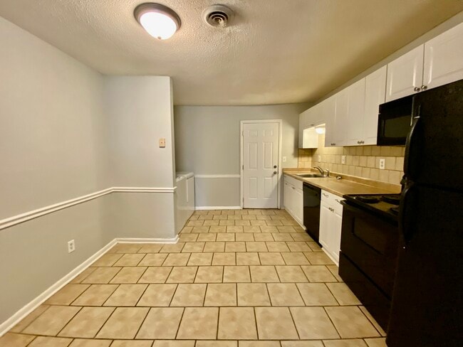 Foto del edificio - 9324 Lancer Ln